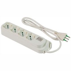 Multipresa fme con interruttore 4 uscite spina 2p+t 10a bianco [474204]
