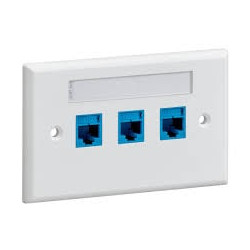 Presa utente leviton scatola a 3 porte [032-42070-3ws]