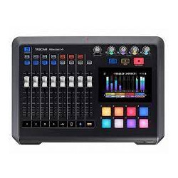 Mixer audio tascam per la registrazione di podcast [mixcast 4]