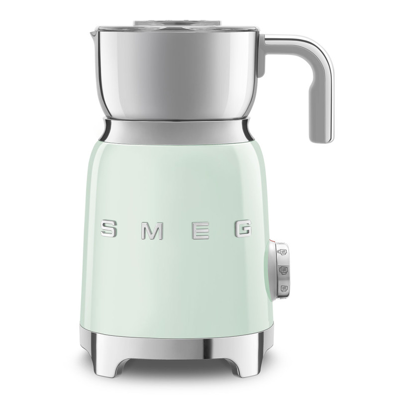 Montalatte smeg estetica 50's style con sistema ad induzione