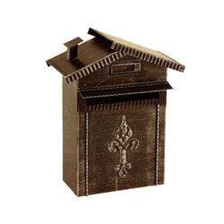 Cassetta da lettere con tetto in ferro battuto